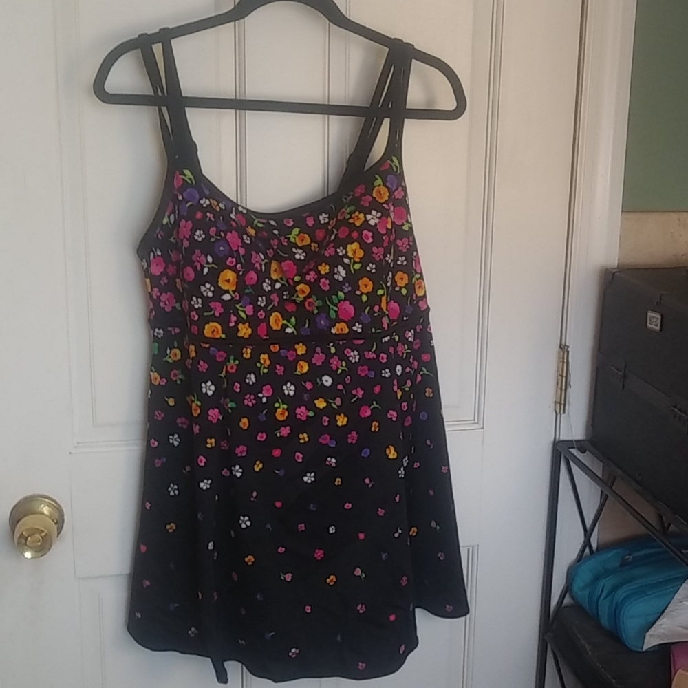 Like New 18W Longitude Women's Bathing Suit